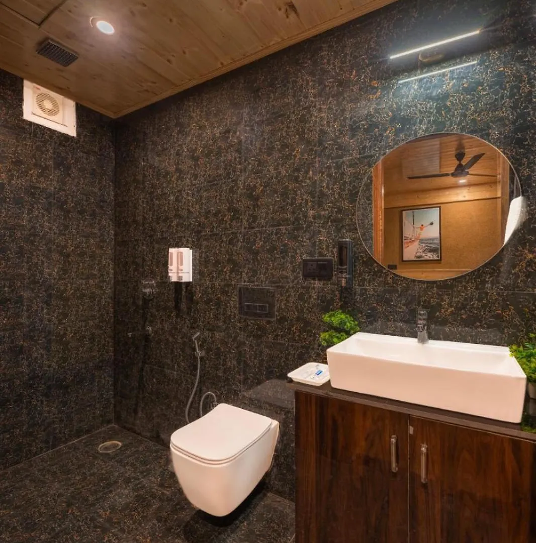 Kufri Hillside Inn L Roof Top L By Charvi Retreat Shimla India