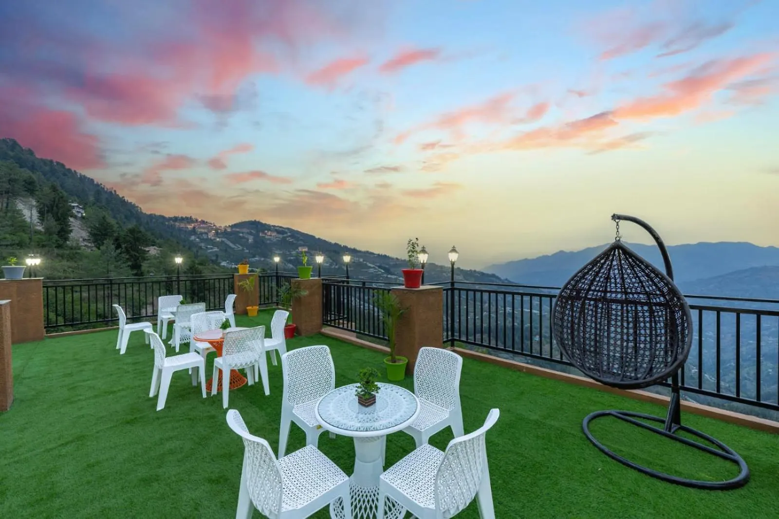 Hotel Kufri Hillside Inn L Roof Top L By Charvi Retreat Shimla